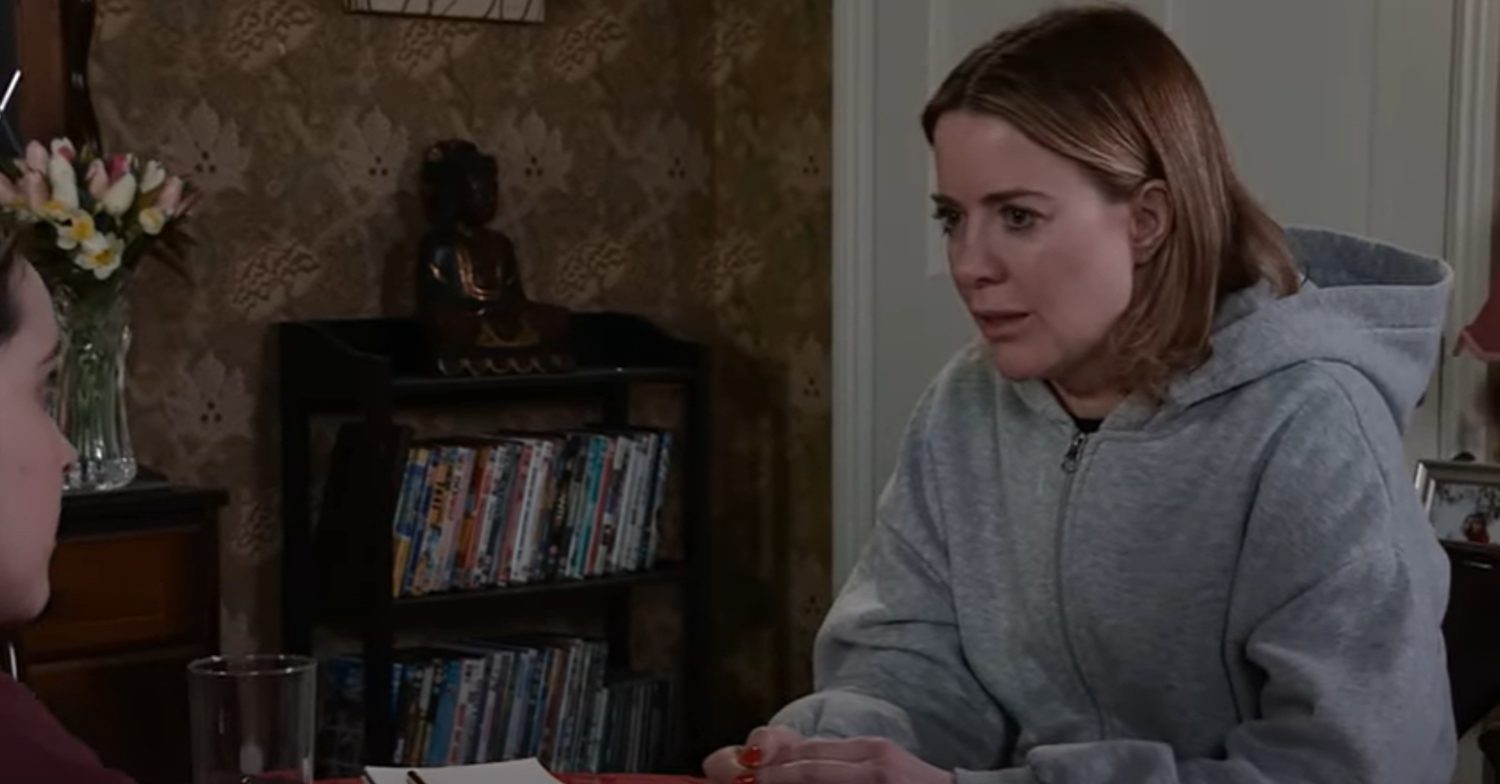 Coronation Street's Abi is looking at Amy with concern