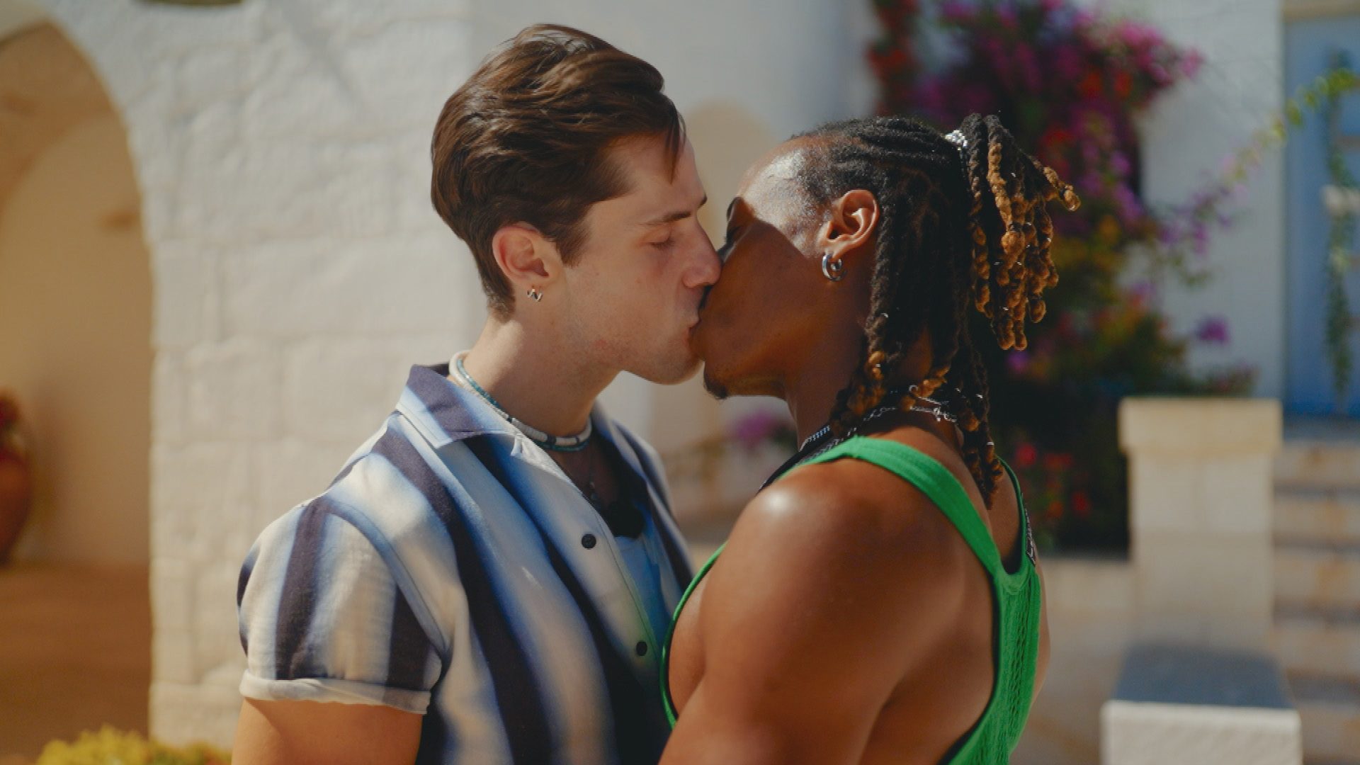Gareth and Subomi kiss on I Kissed A Boy