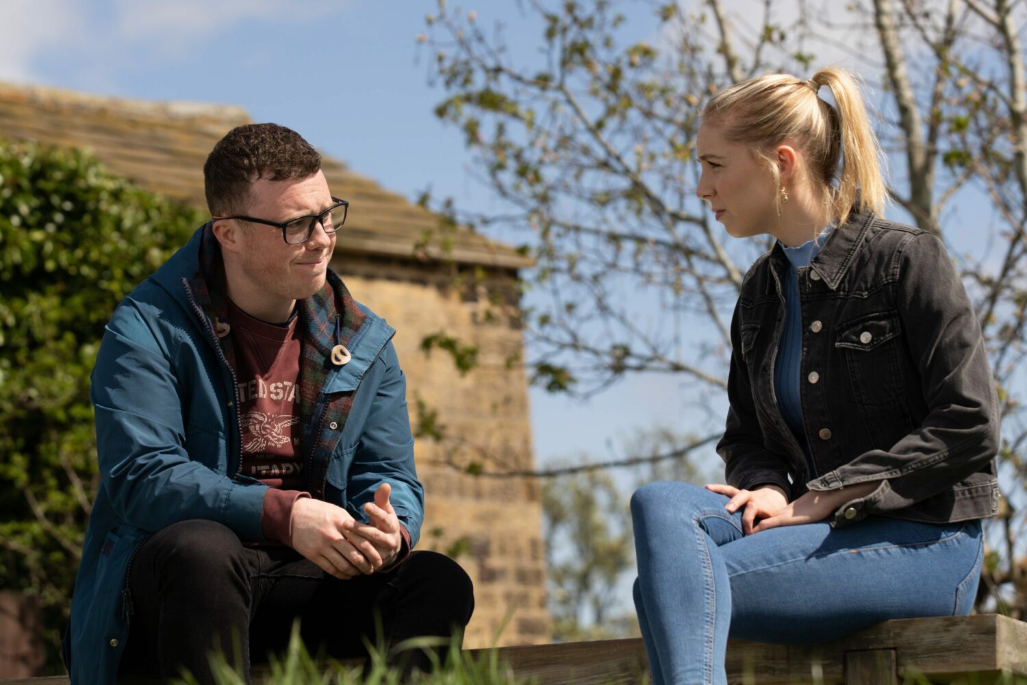 Vinny is sympathetic to anxious Belle in Emmerdale