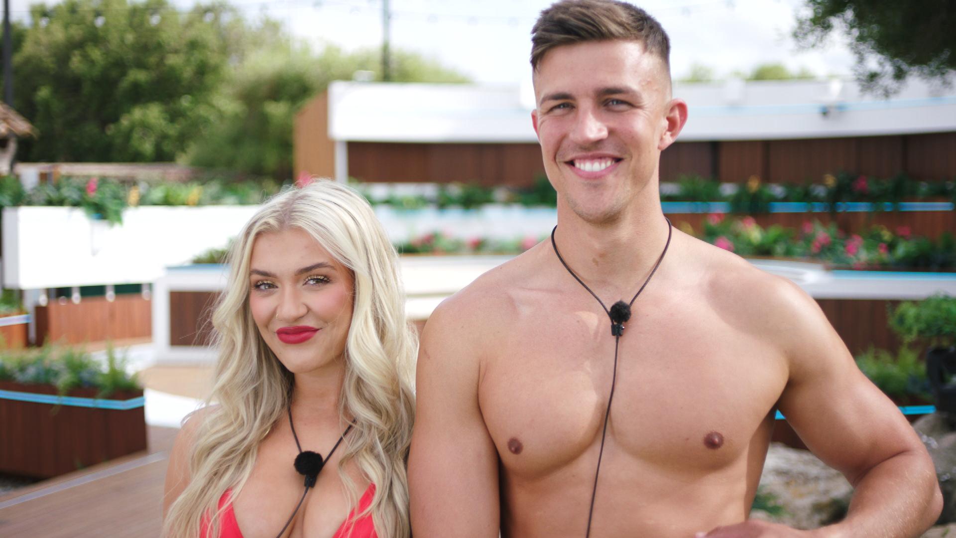 Molly and Mitchel pose together on Love Island 2023