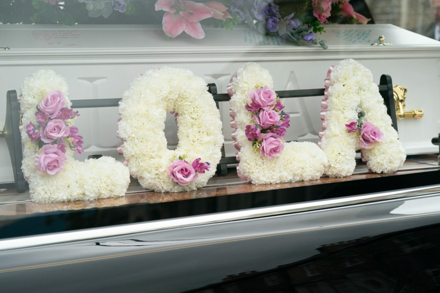 EastEnders spoilers: Lola's coffin with flower display
