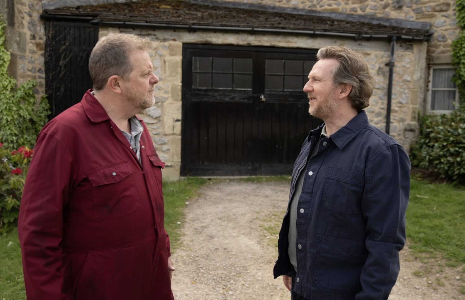 Dan confronts Lloyd on Emmerdale