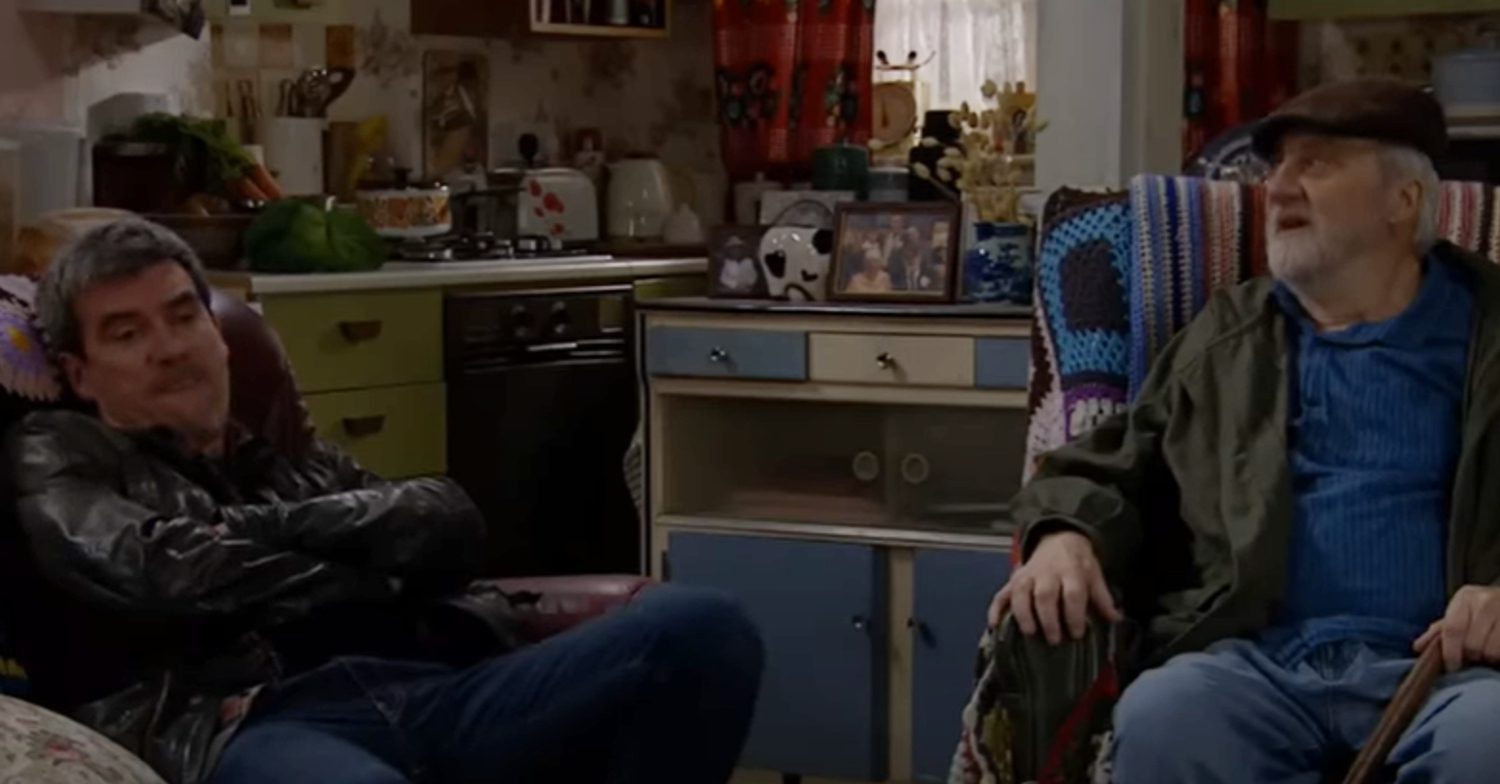 Emmerdale's Cain and Zak are sitting down at the Dingles