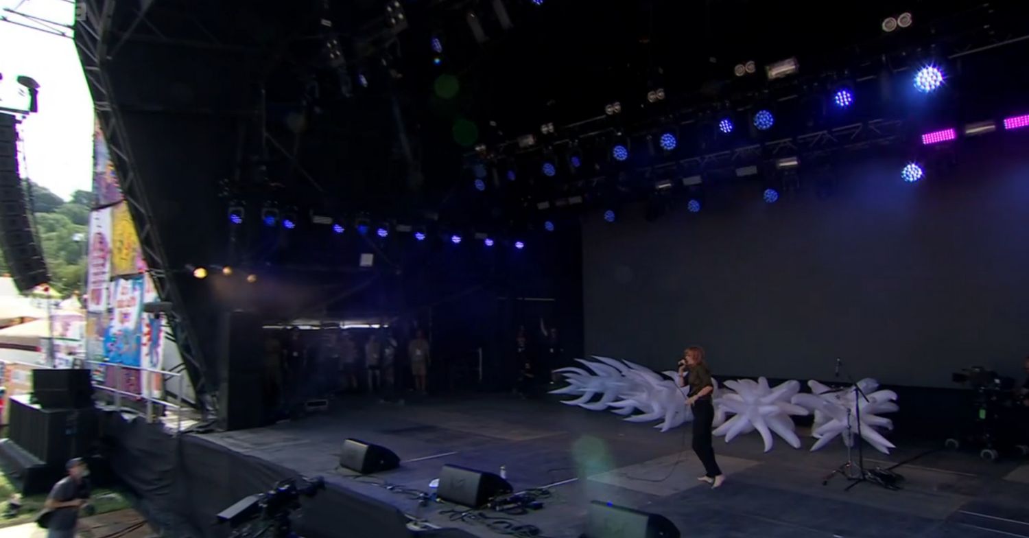 Billy Nomates at Glastonbury