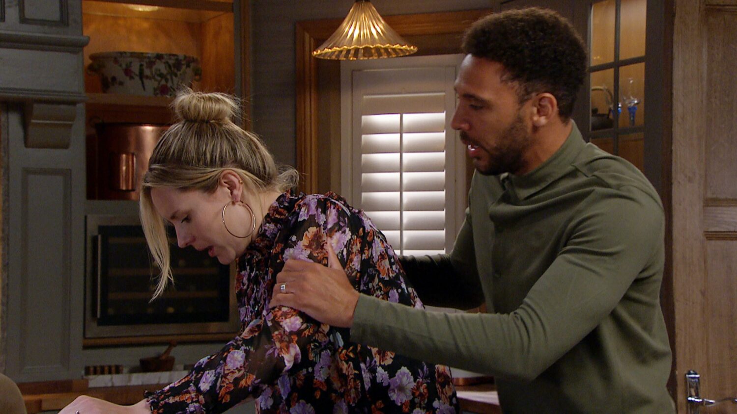 Dawn Fletcher doubles over in pain as worried Billy Fletcher grabs her shoulders