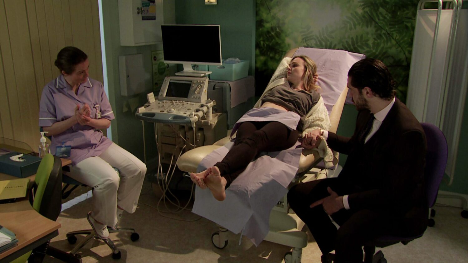 Coronation Street's Adam and Sarah are at their baby scan at the hospital