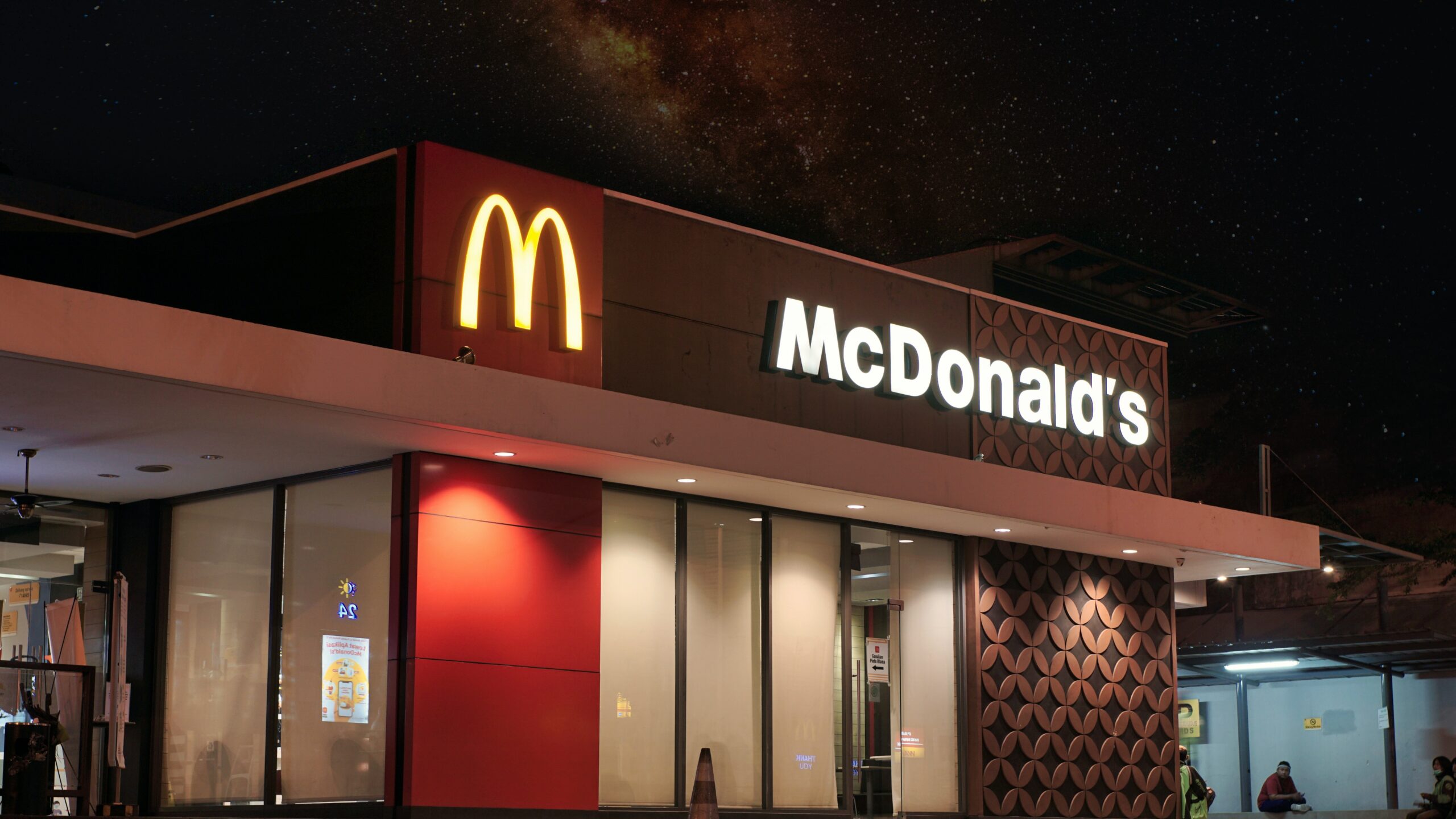 McDonalds exterior at night time