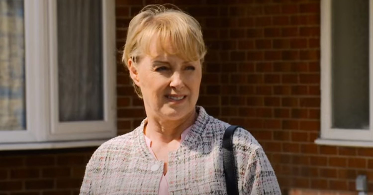Coronation Street's Sally is outside