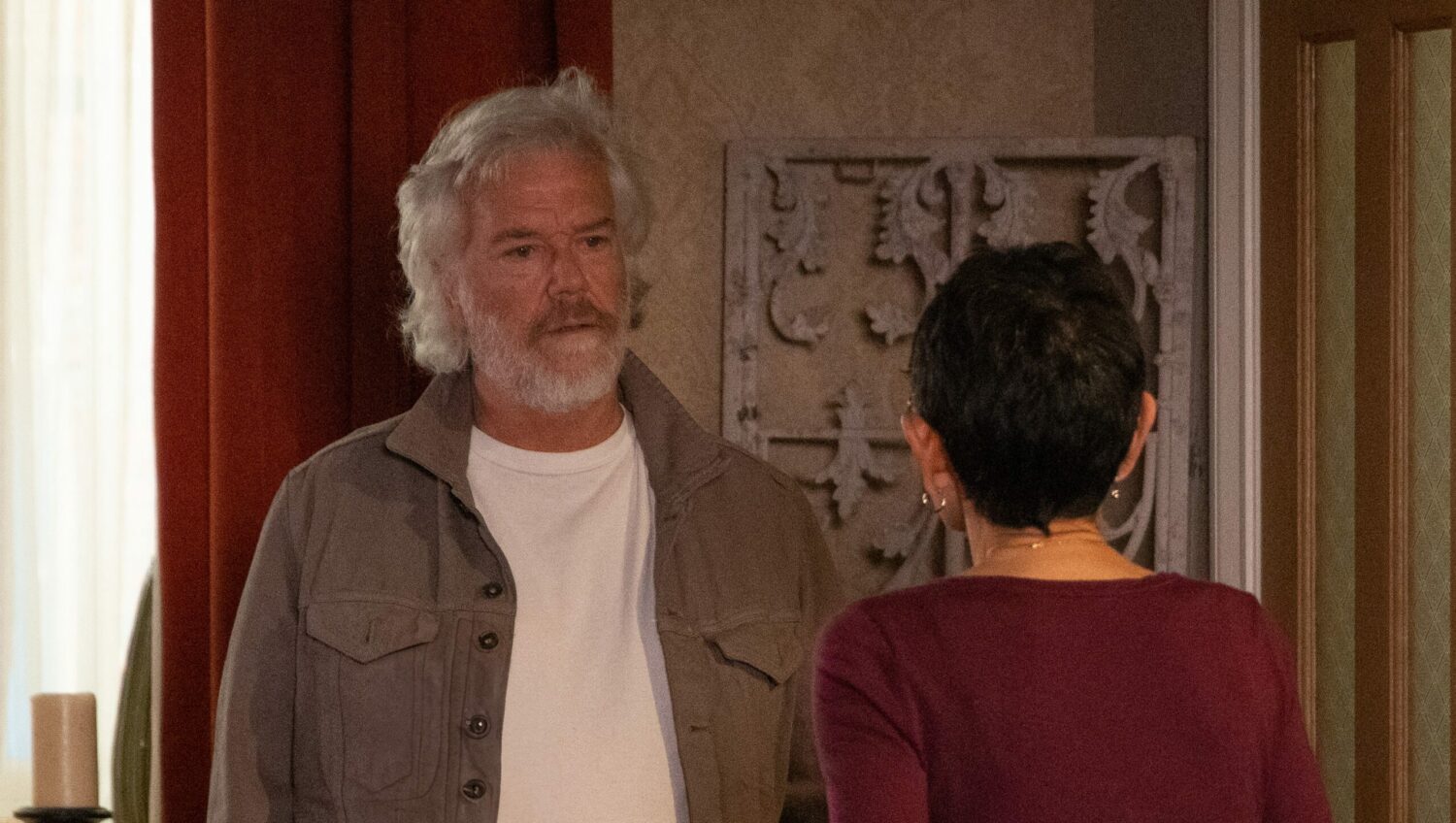 Coronation Street's Stu and Yasmeen are talking