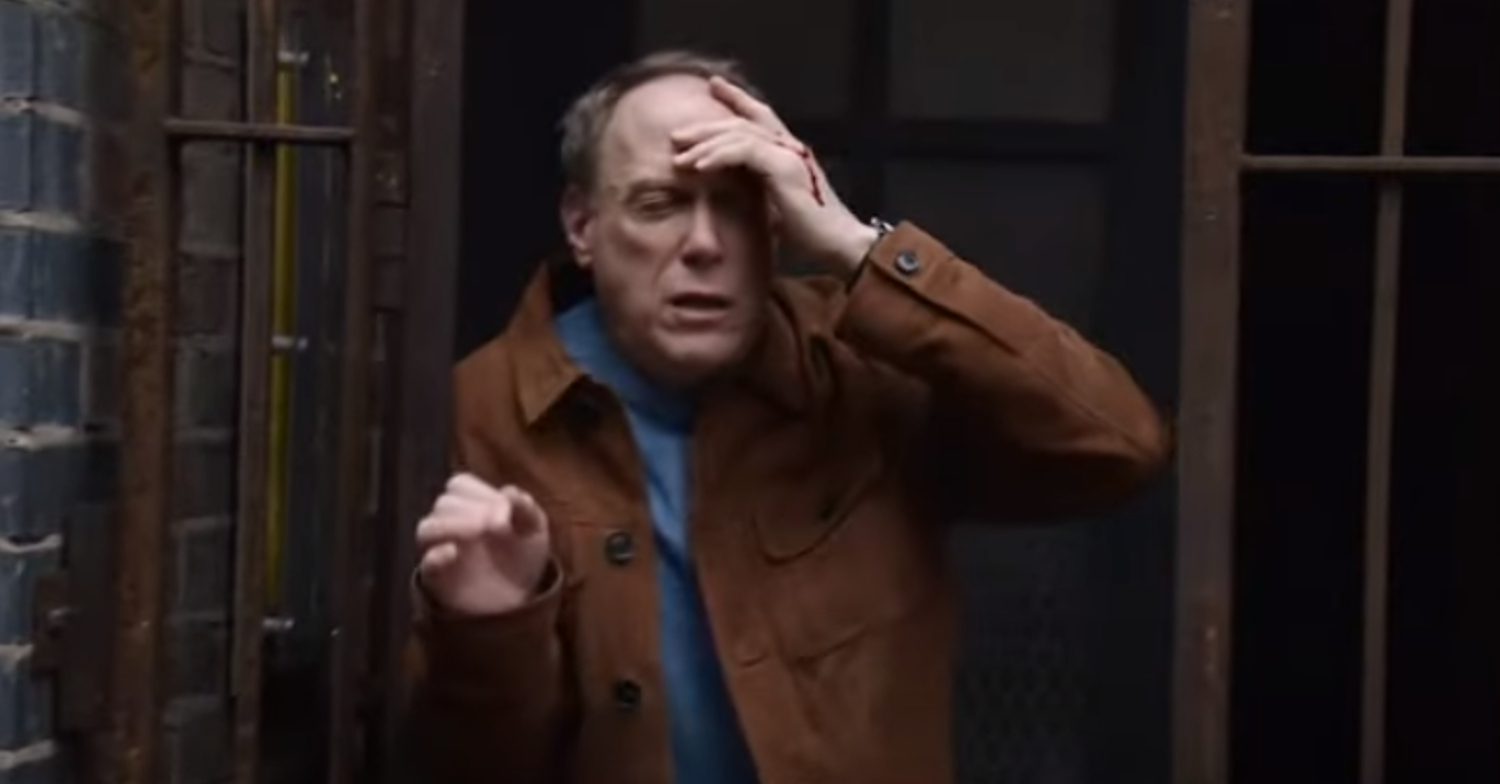 Coronation Street's Stephen is holding his head in pain