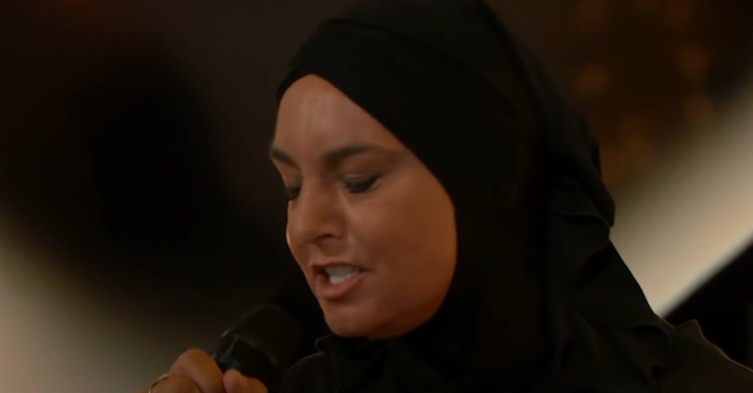 Sinead O'Connor singing on GMB