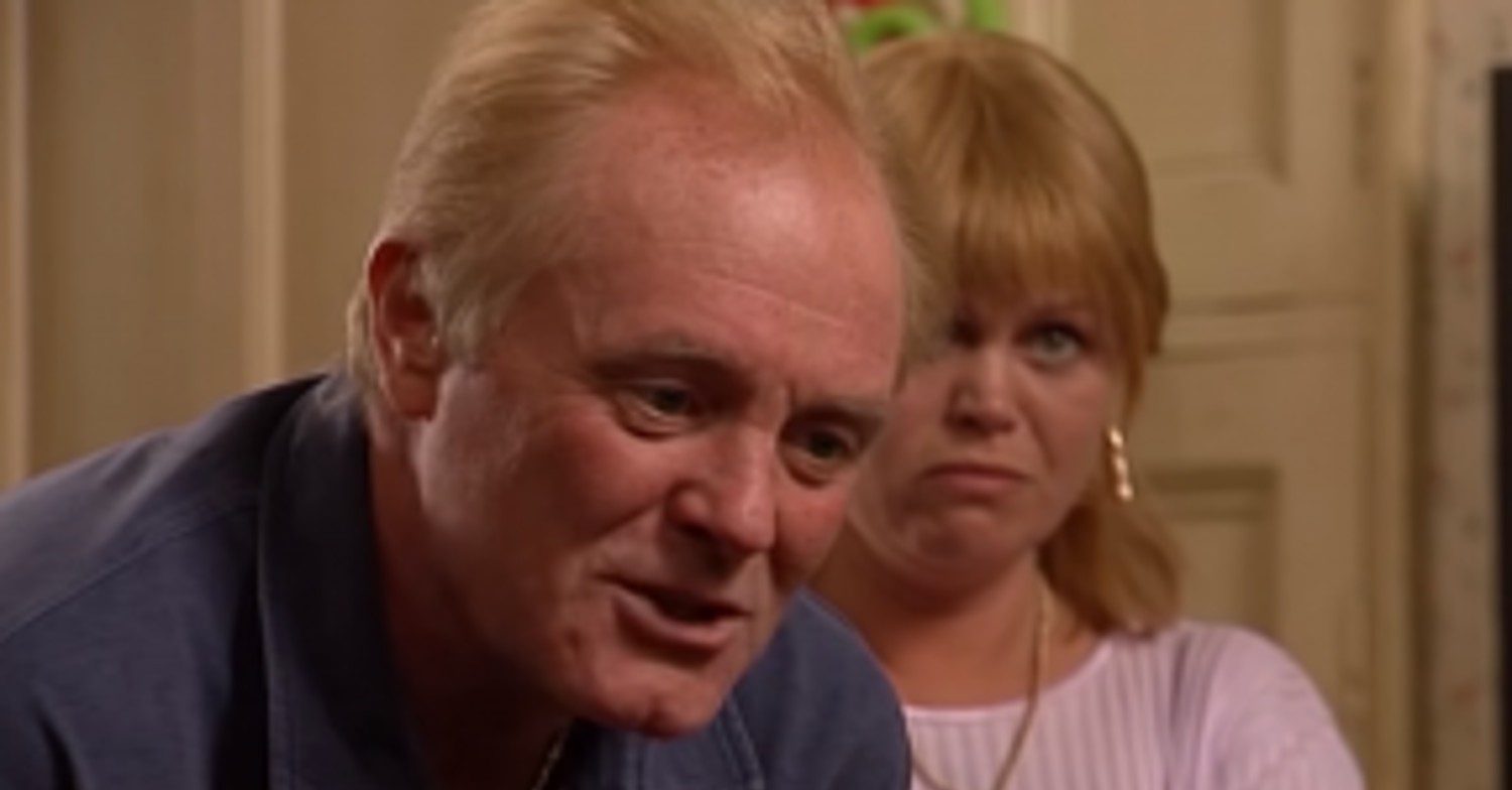 Les Battersby serious in Coronation Street