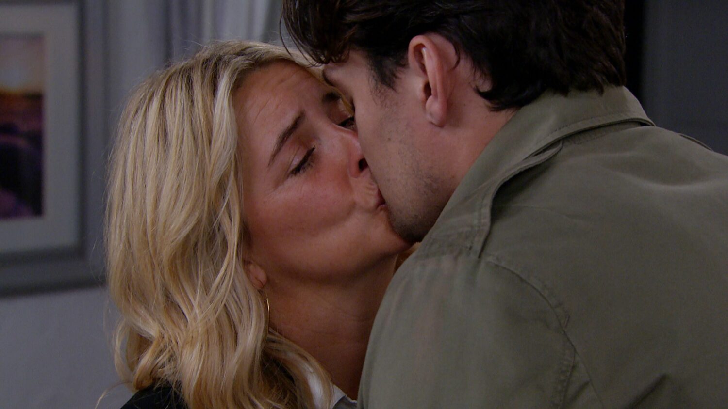 Charity and Mack kiss on Emmerdale