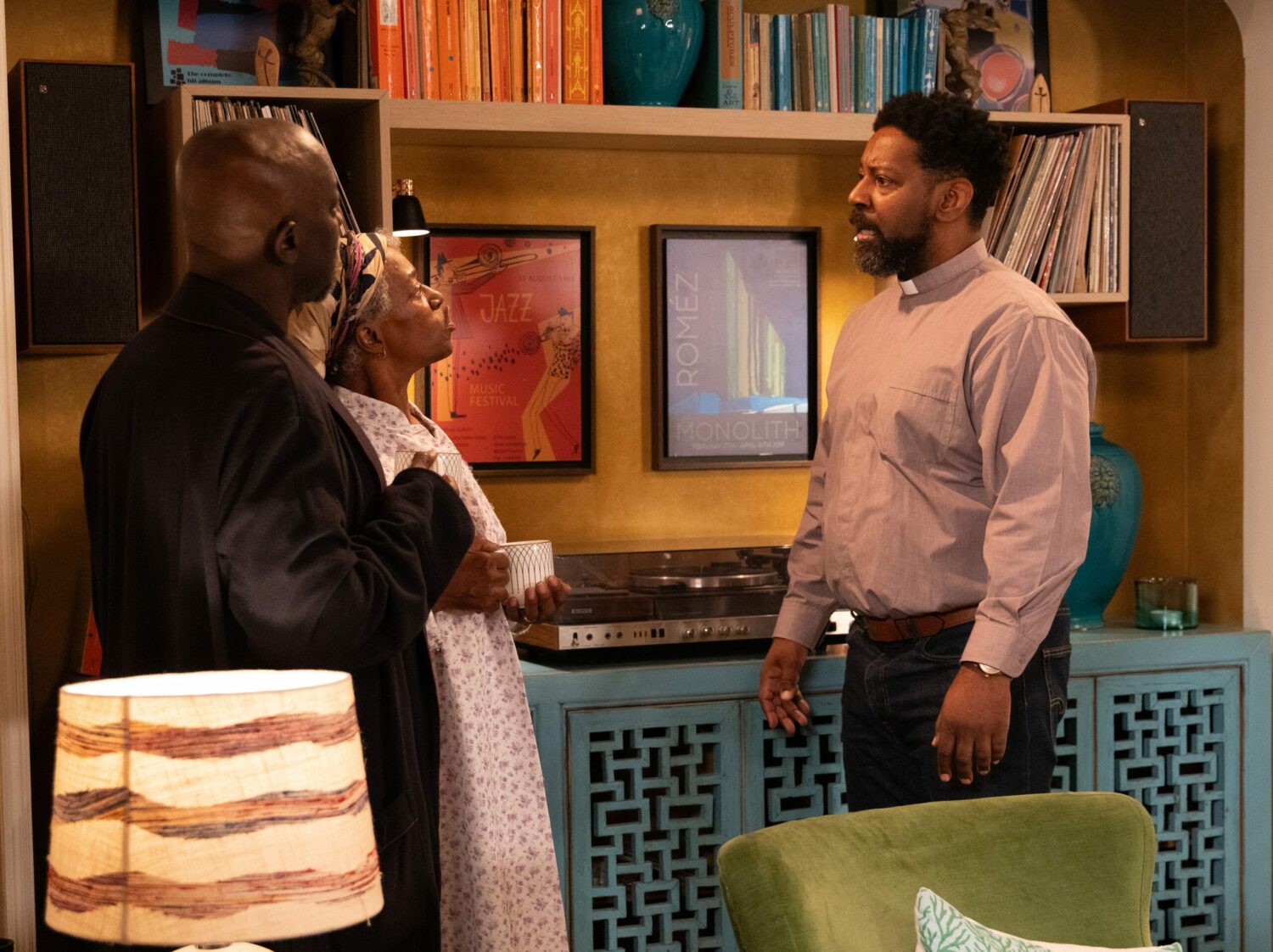 Claudette and Victor ask Charles to get out of the way in Emmerdale