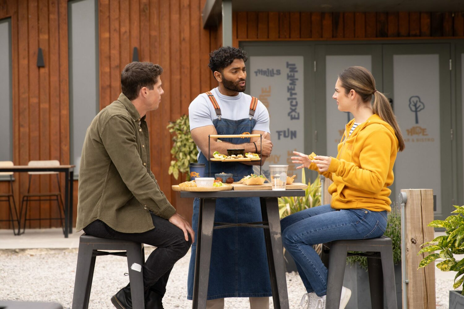 Suni chats to Nicky and Victoria