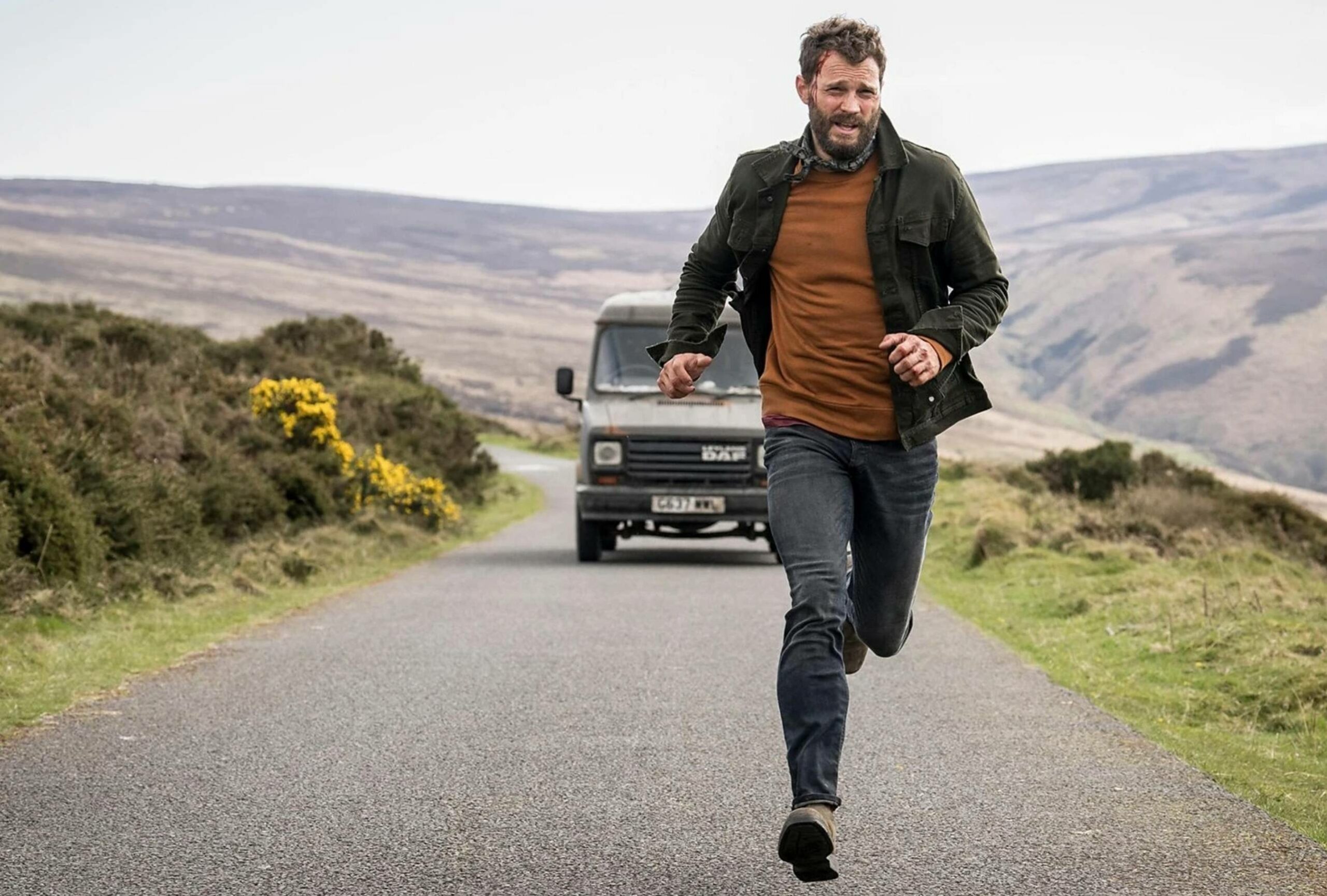 Jamie Dornan as Elliot Stanley runs in The Tourist series 2