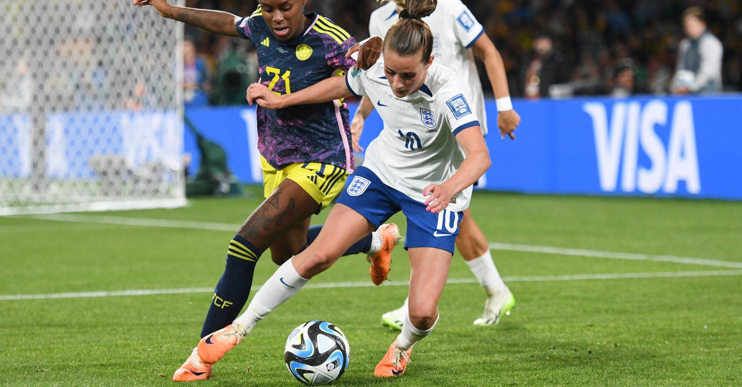 Lionesses star Ella Toone frustrates Colombia's Ivonne Chacón in the quarter finals