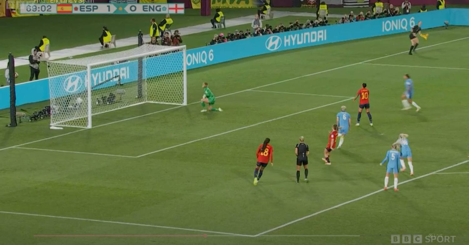 Lionesses' goalkeeper Mary Earps makes an incredible penalty save