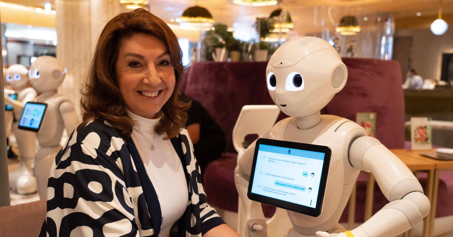 Jane McDonald gets served in a Tokyo robot restaurant