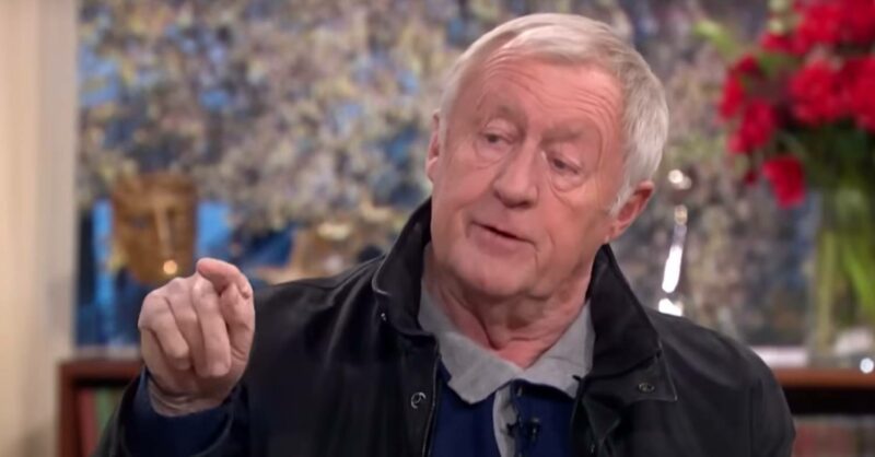 Chris Tarrant points