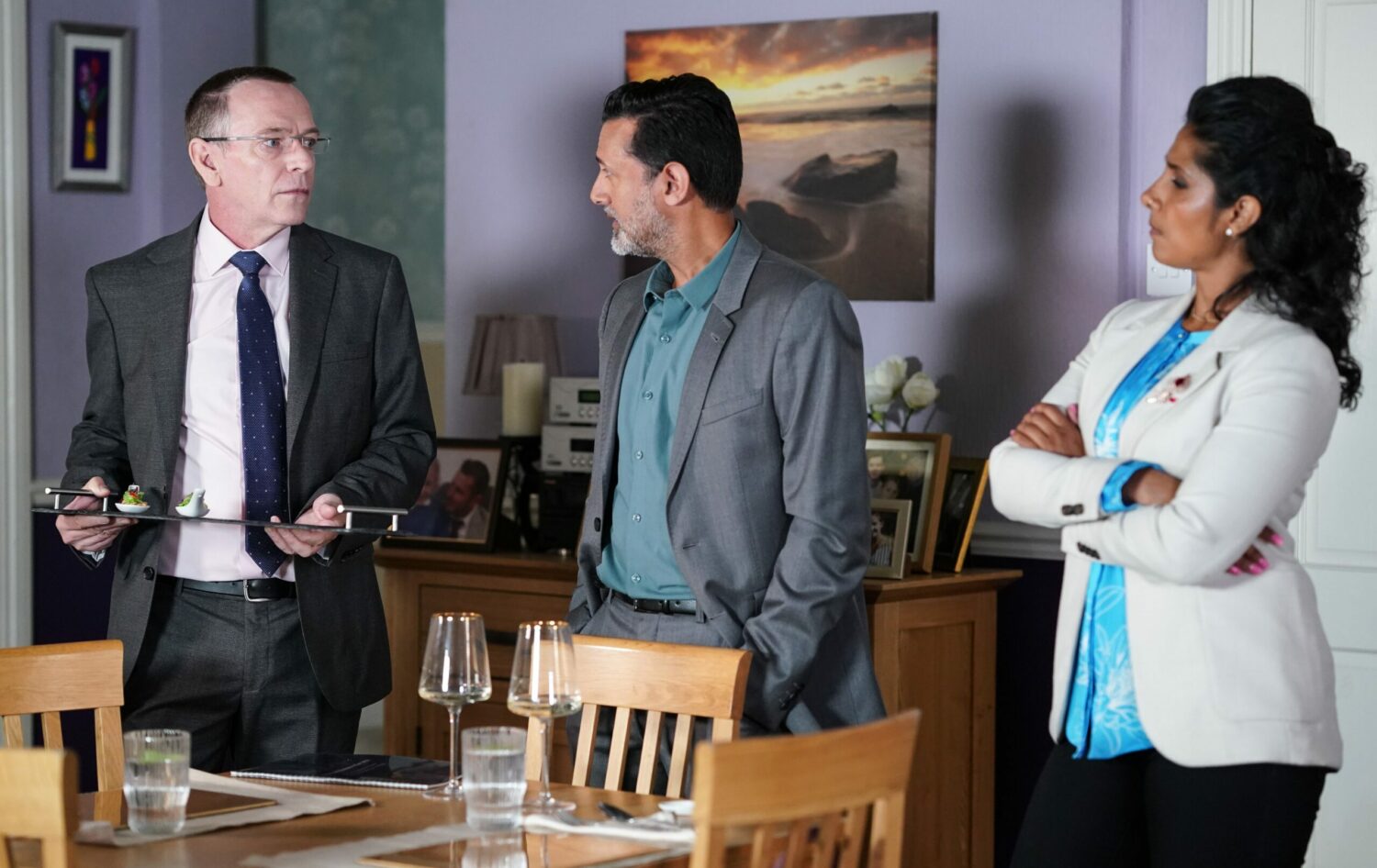 Ian tries to impress Nish and Suki