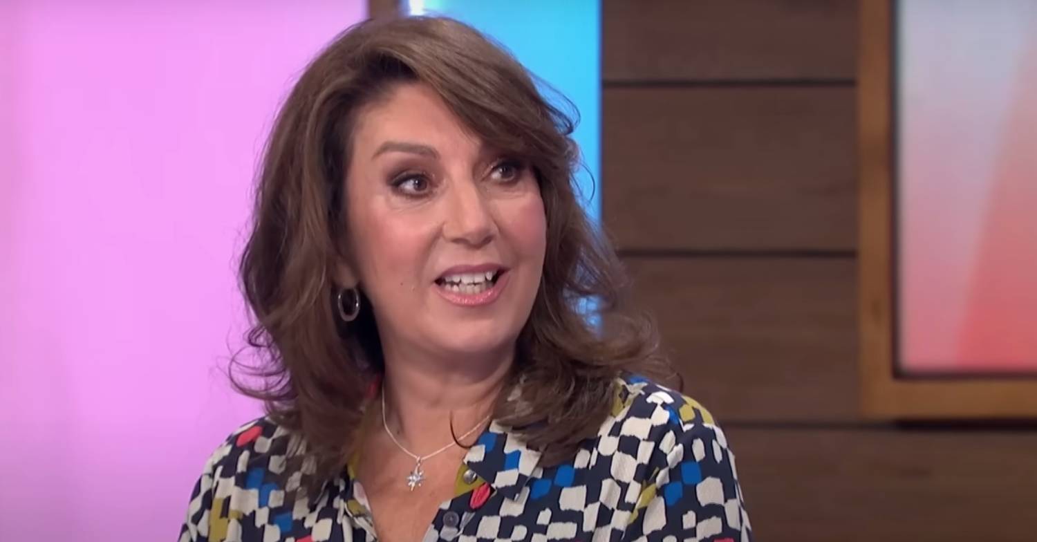 Jane McDonald turns her head