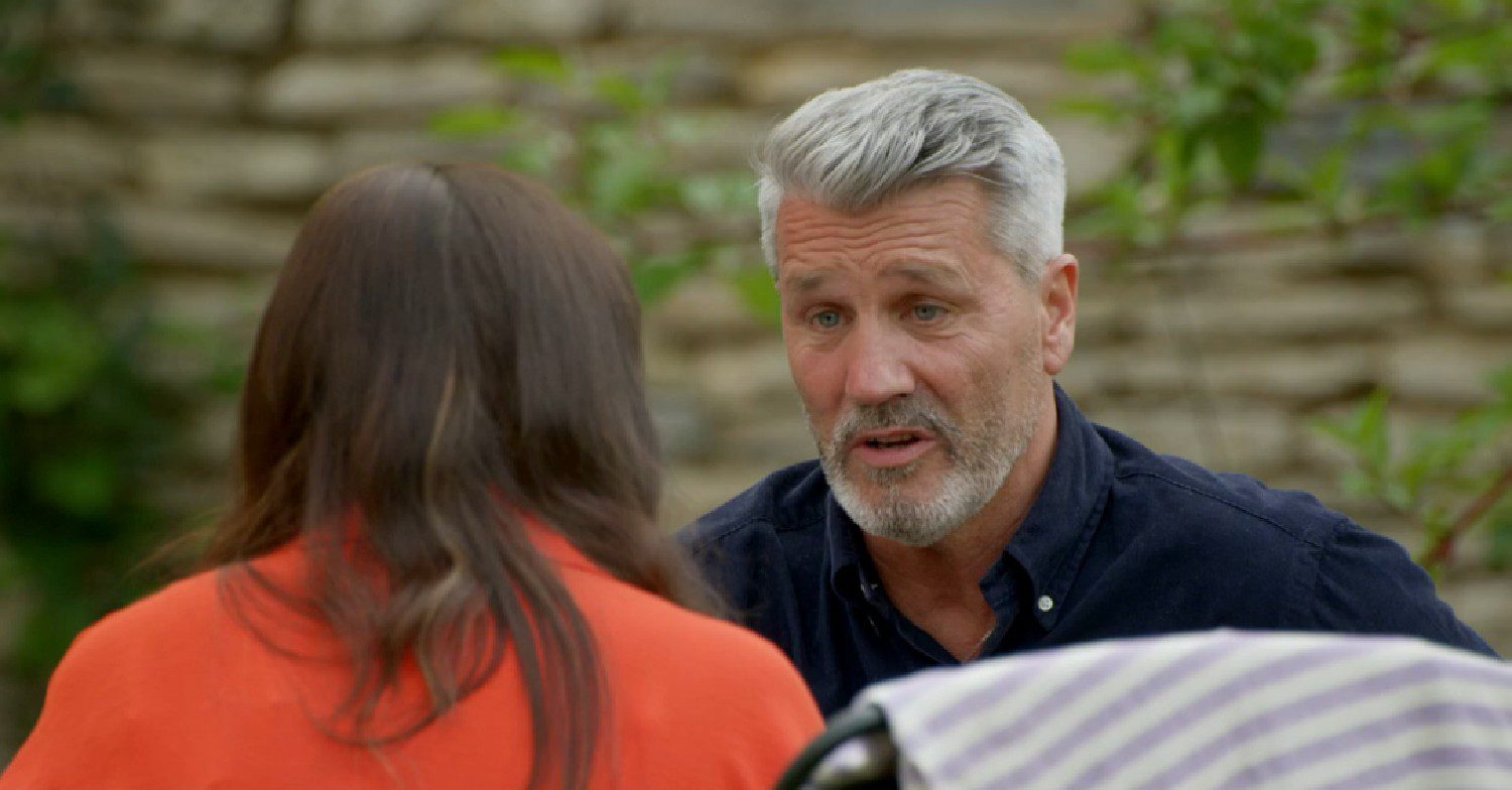 Roger talking to Caroline on My Mum, Your Dad