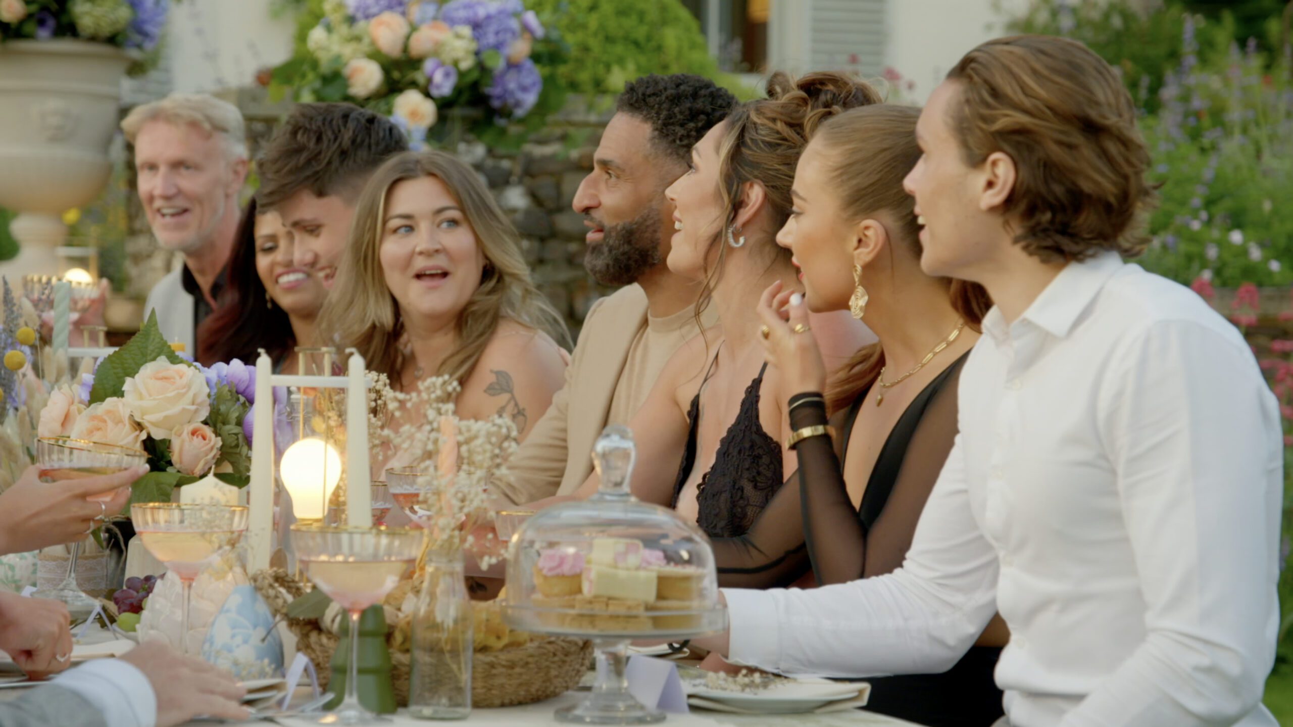 My Mum Your Dad stars having lunch