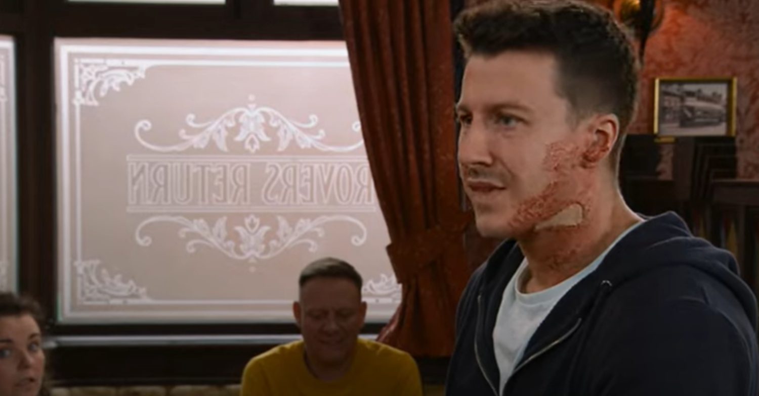 Coronation Street's Ryan is in the pub