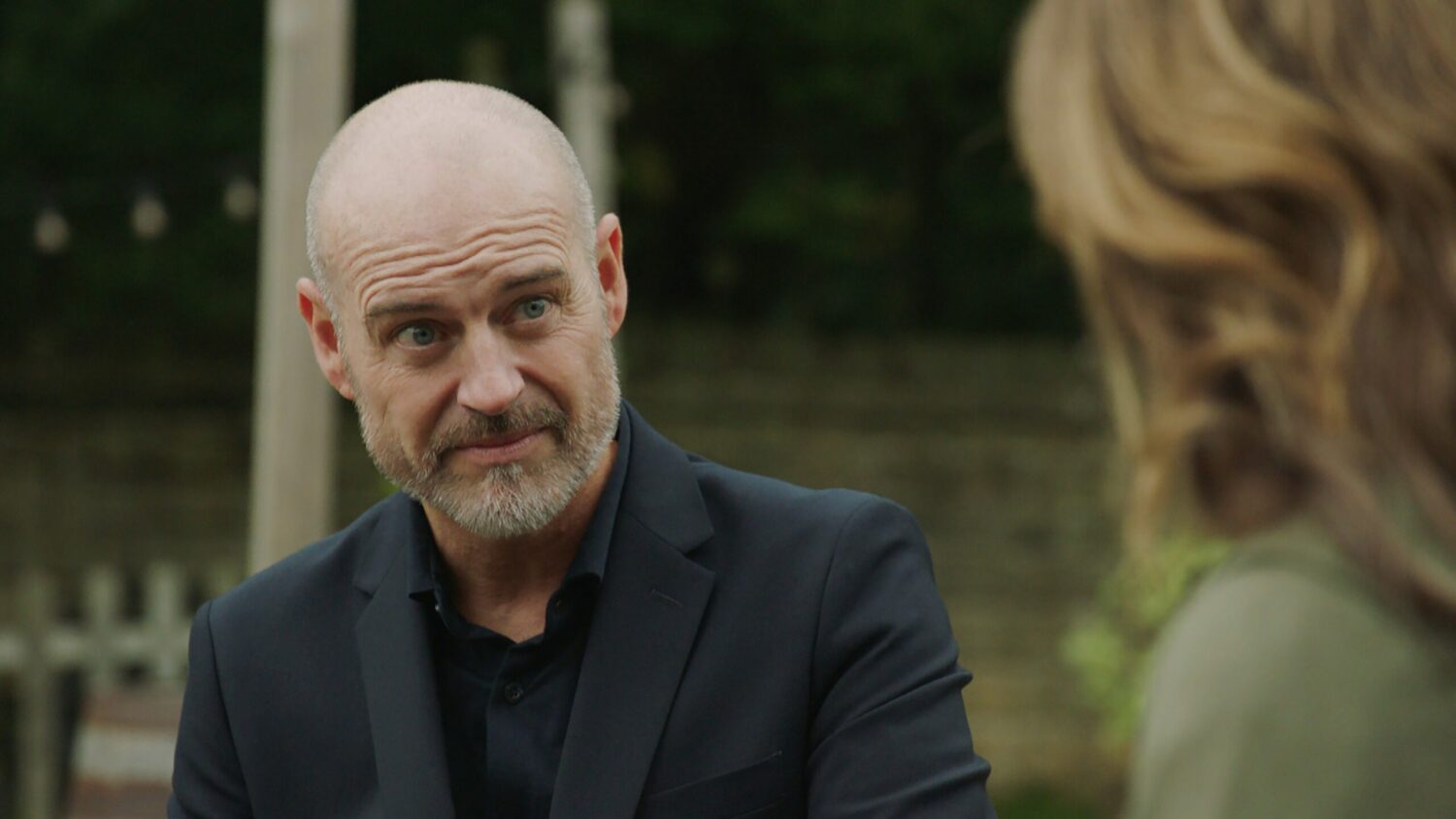 Harry charms Chas in Emmerdale