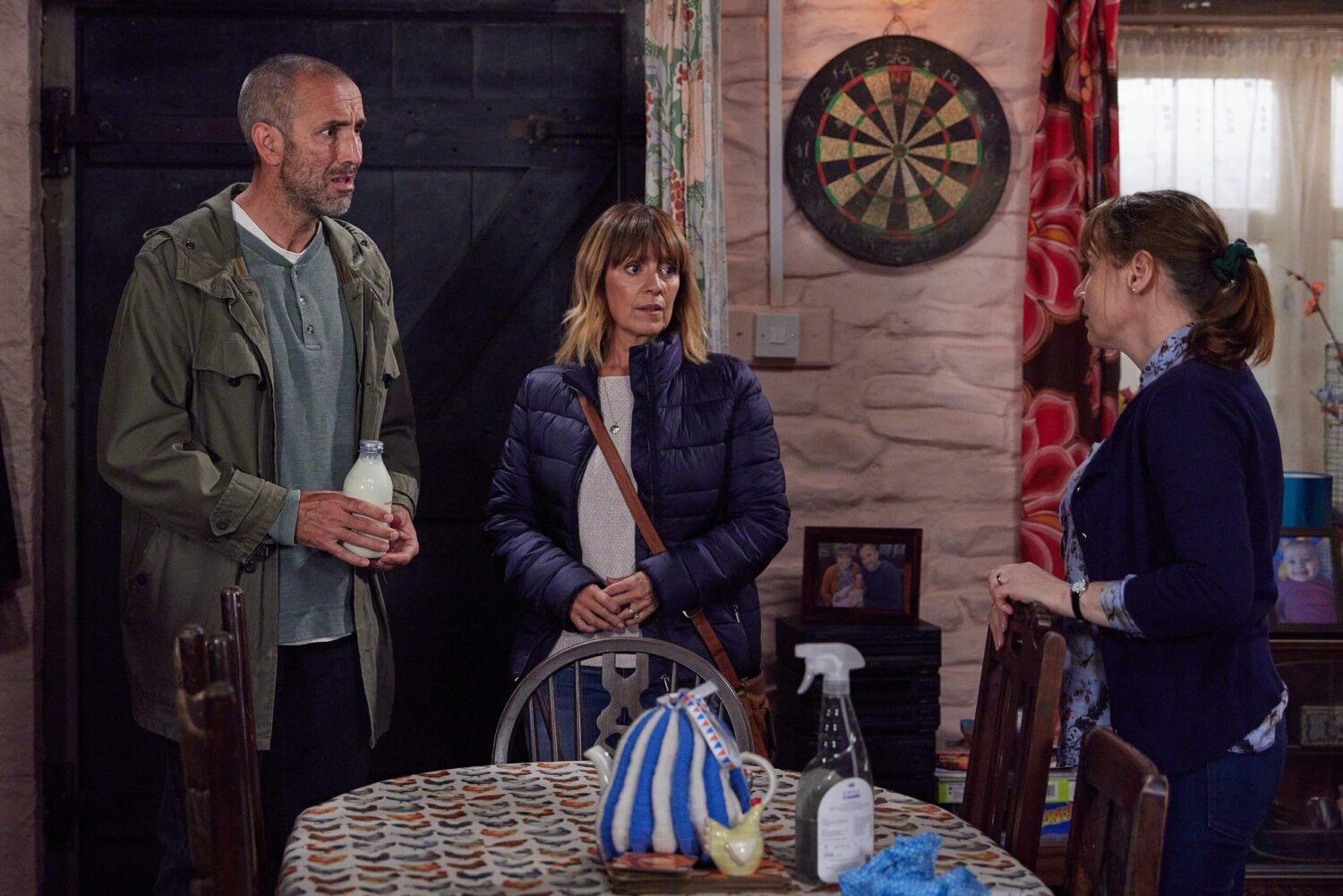 Emmerdale's Sam, Lydia and Rhona are talking at the Dingles' house