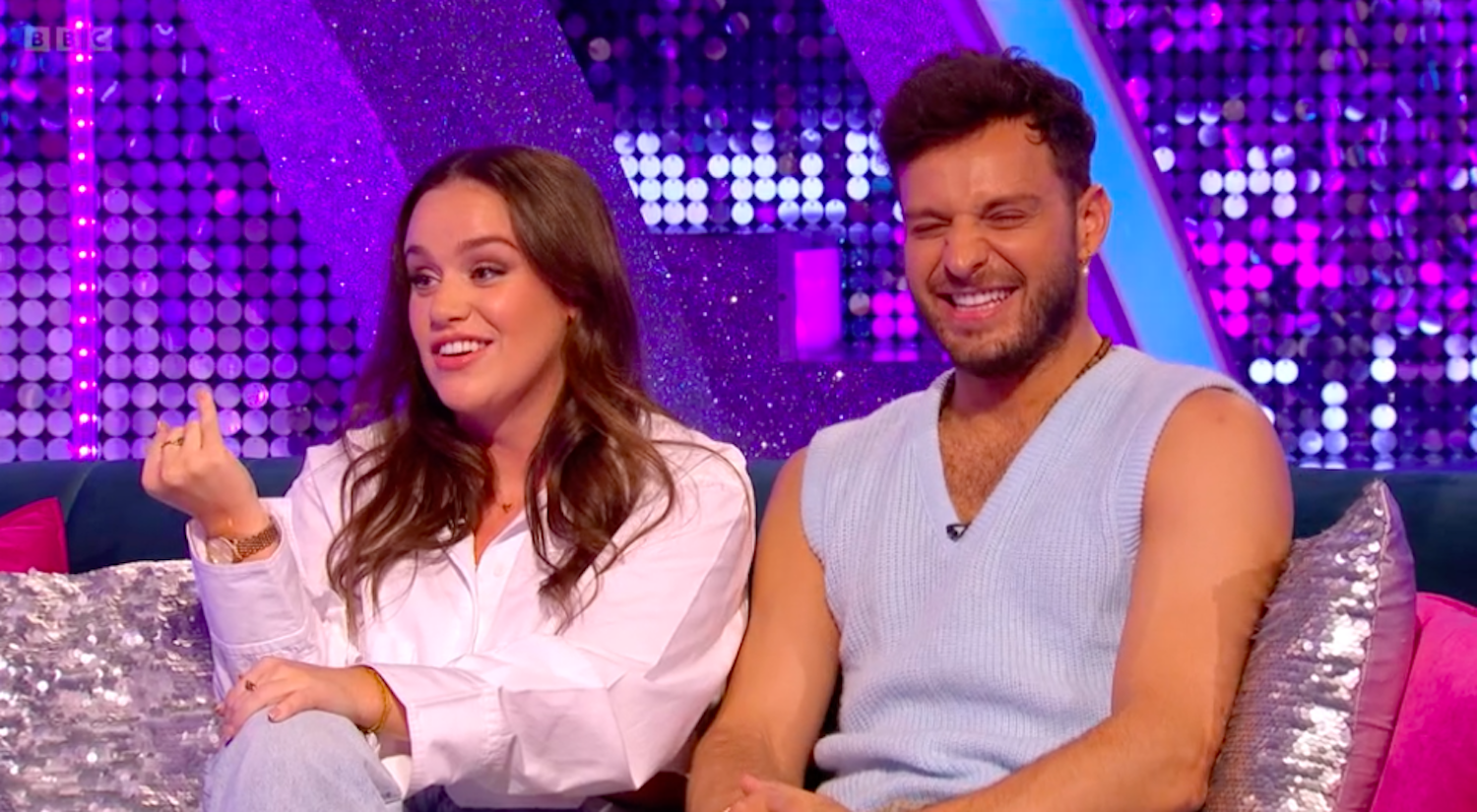 Ellie Leach shows off her missing fingernail on Strictly It Takes Two