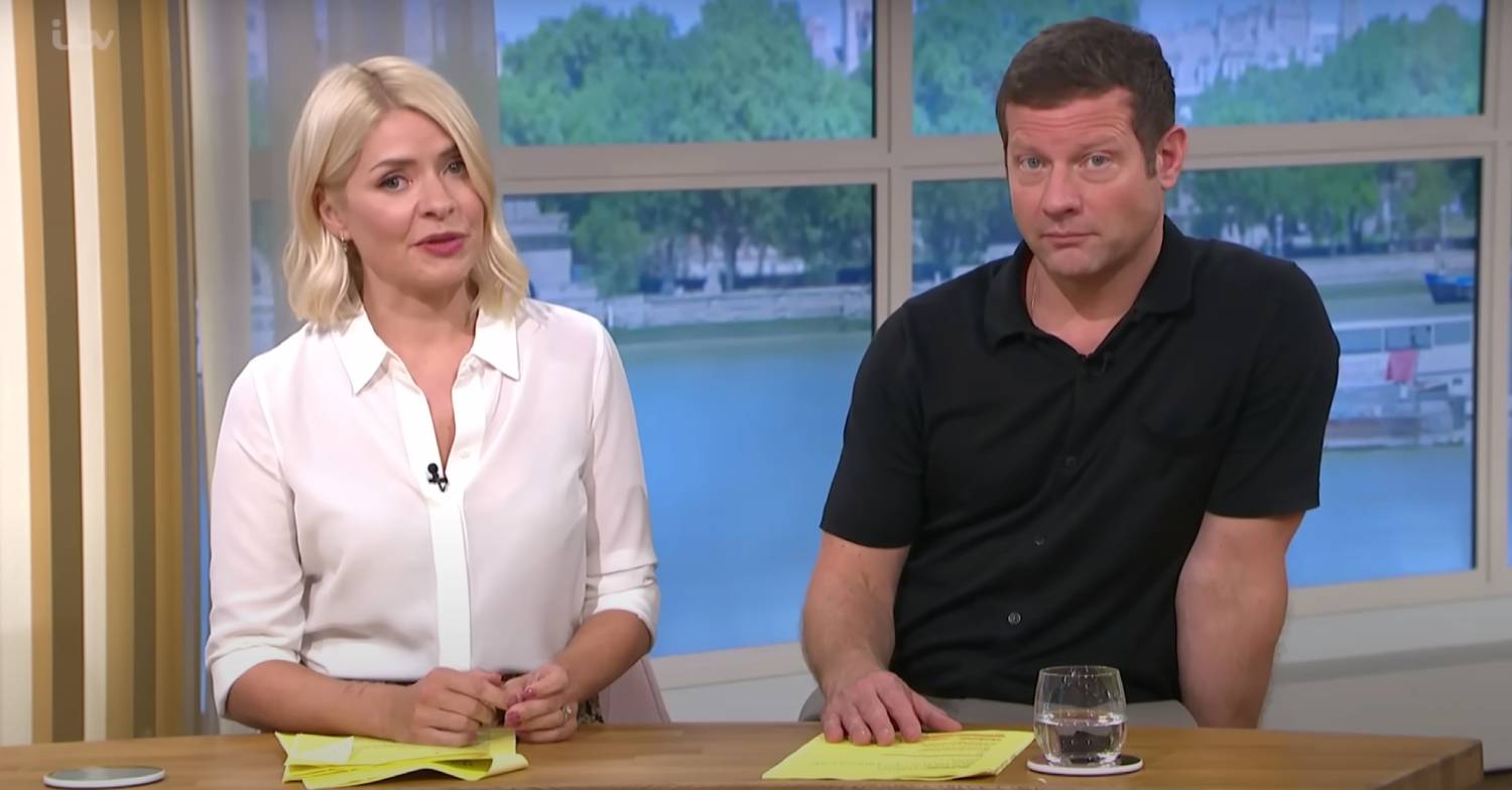 Holly Willoughby sits alongside Dermot O'Leary on This Morning