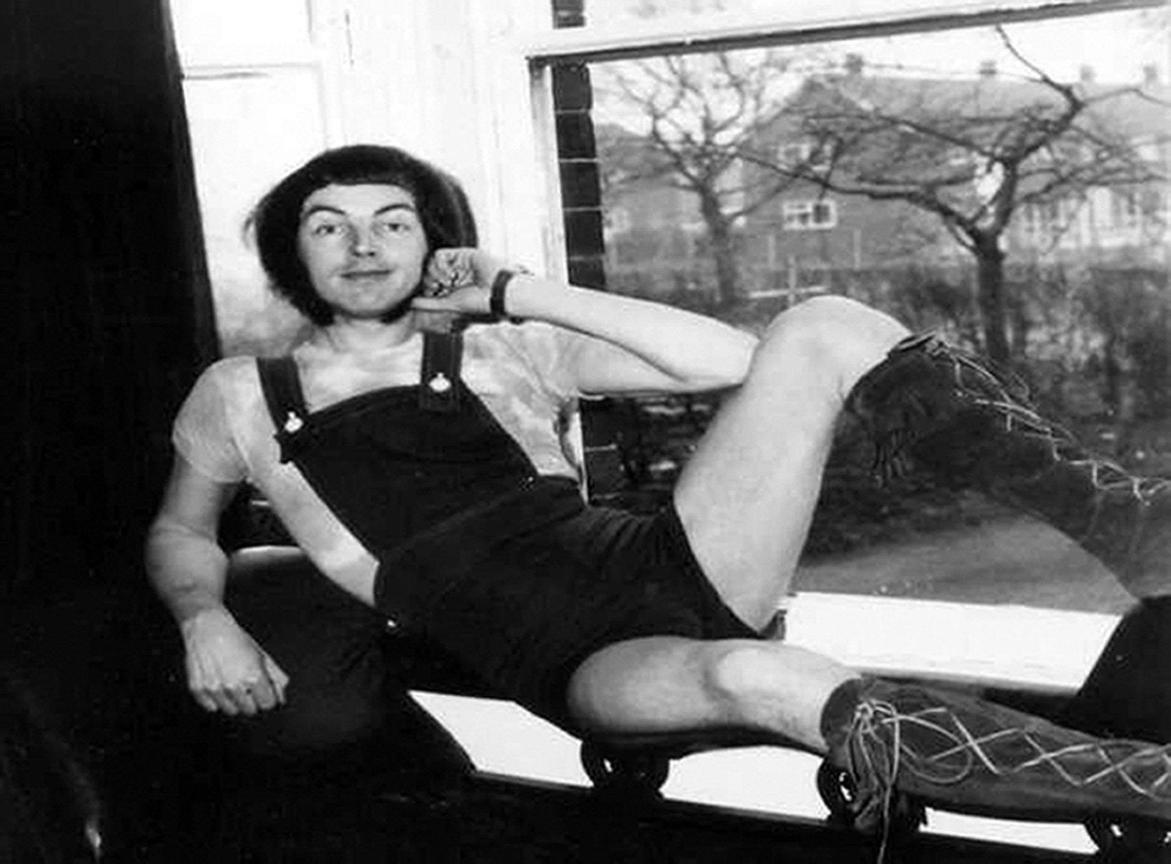 Ray Teret being weird