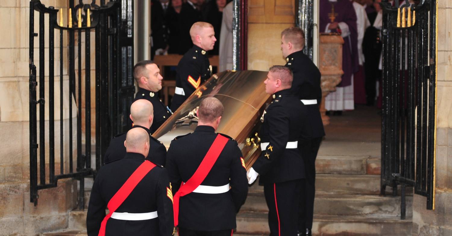 Coffin is carried into Leeds Catherdral