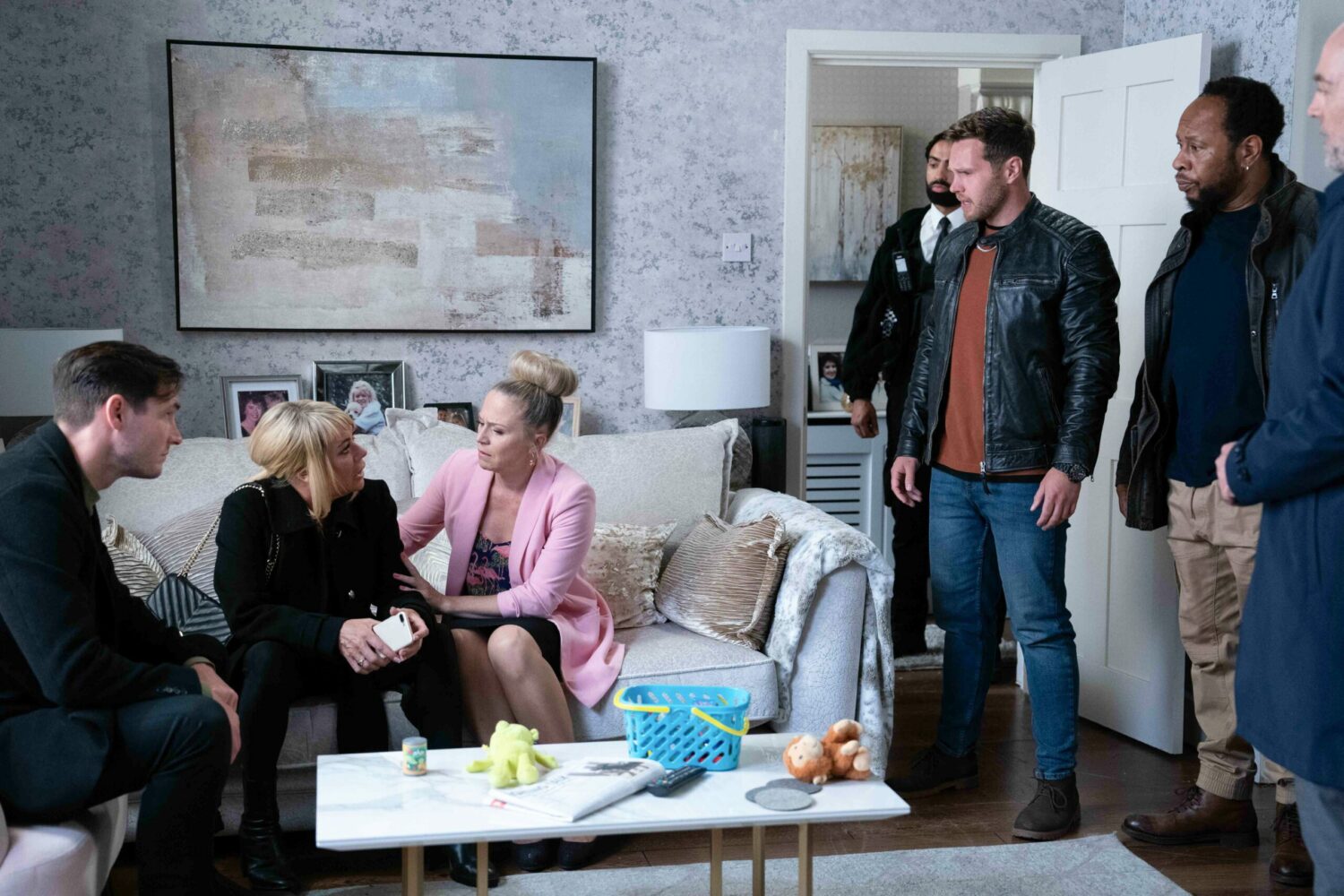 Keanu talks to Sharon and Linda on EastEnders