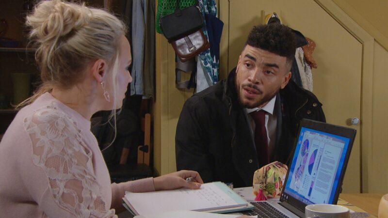 Tracy talking to Nate on Emmerdale