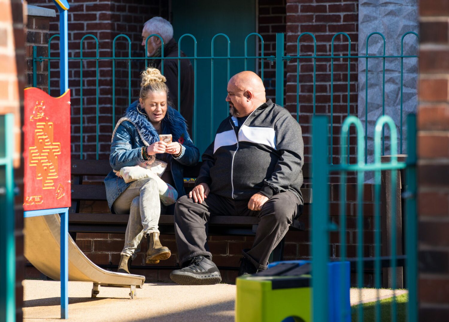 Bernie takes money from Big Garth on Corrie