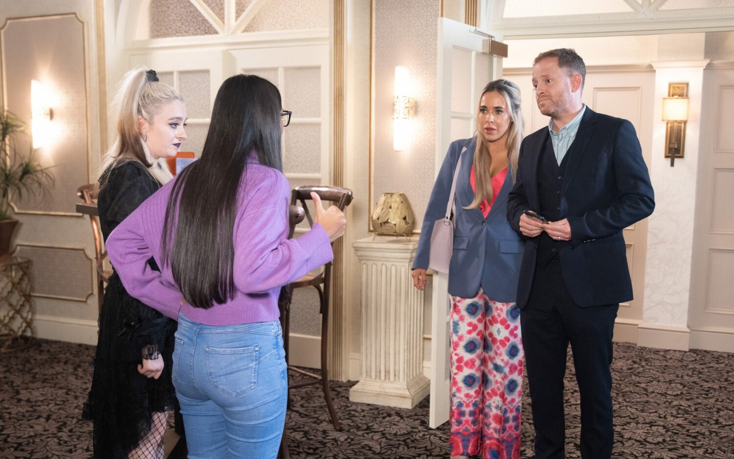 Asha in Corrie looks shocked as Nina seems wary seeing Darren and Courtney back together