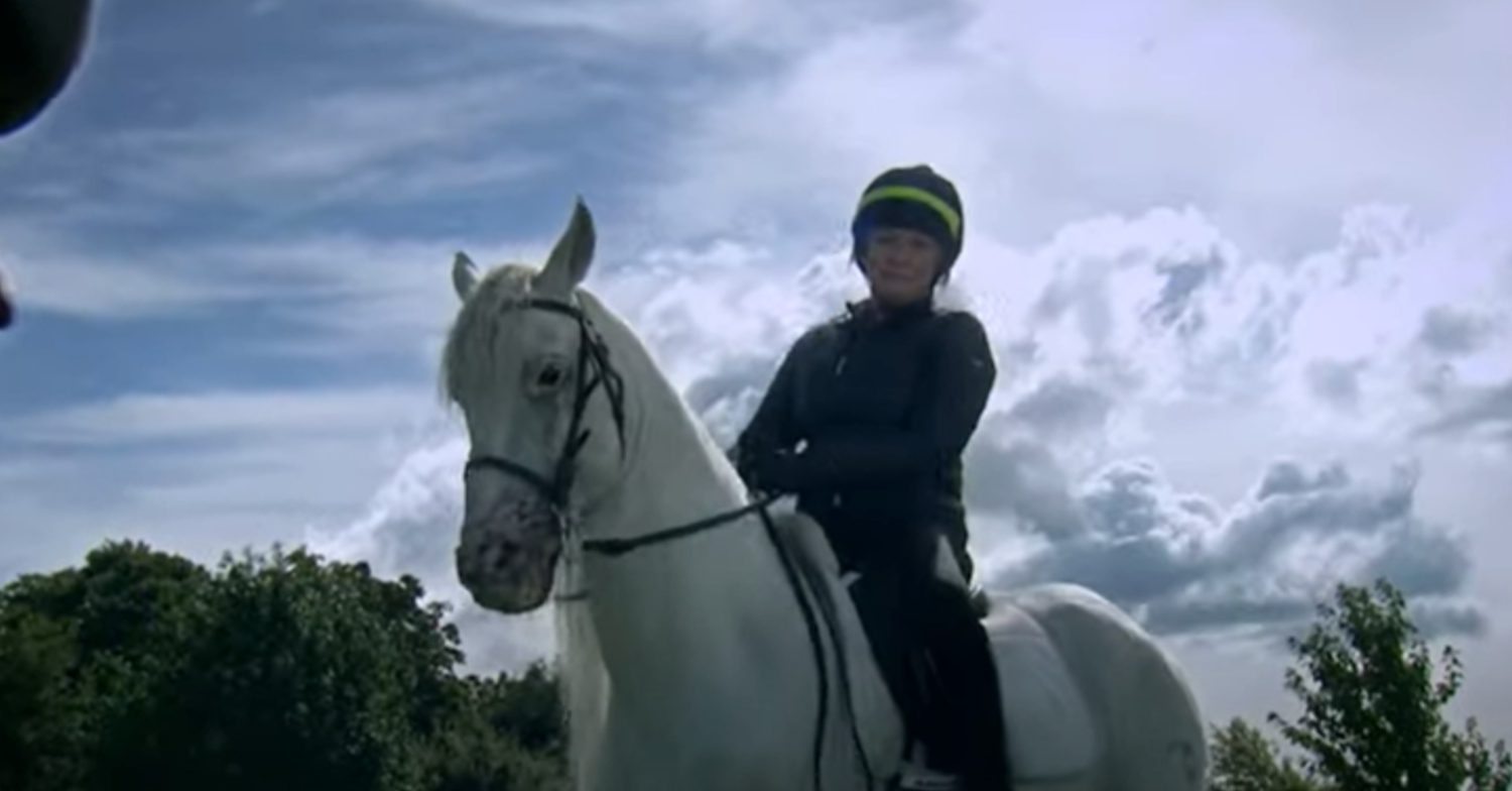 Emmerdale's Kim is riding her horse, Ice