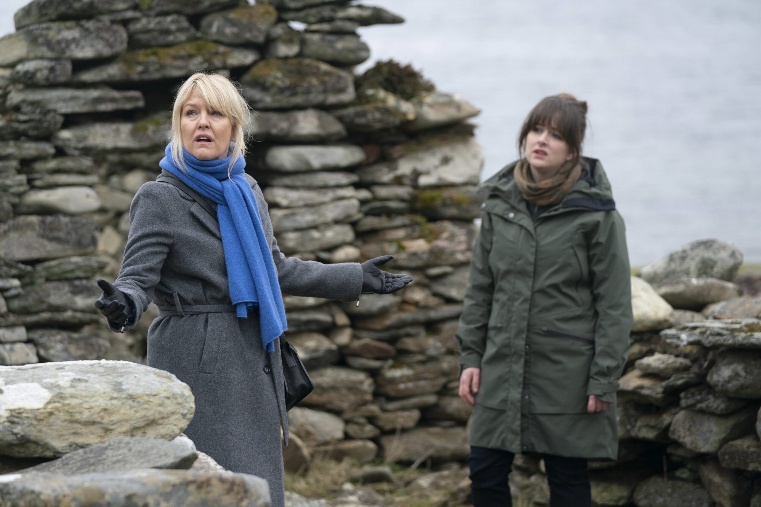 DI Ruth Calder and Tosh find Ellen's dead body in Shetland