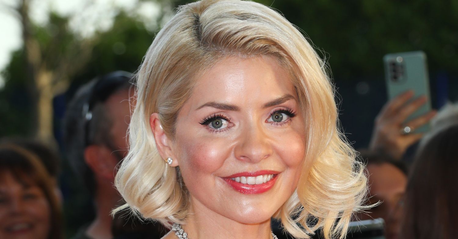 Dancing On Ice Holly Willoughby Tipped By Bookies To Make Show Comeback Dancing On Ice Holly Willoughby Tipped By Bookies To Make Show Comeback