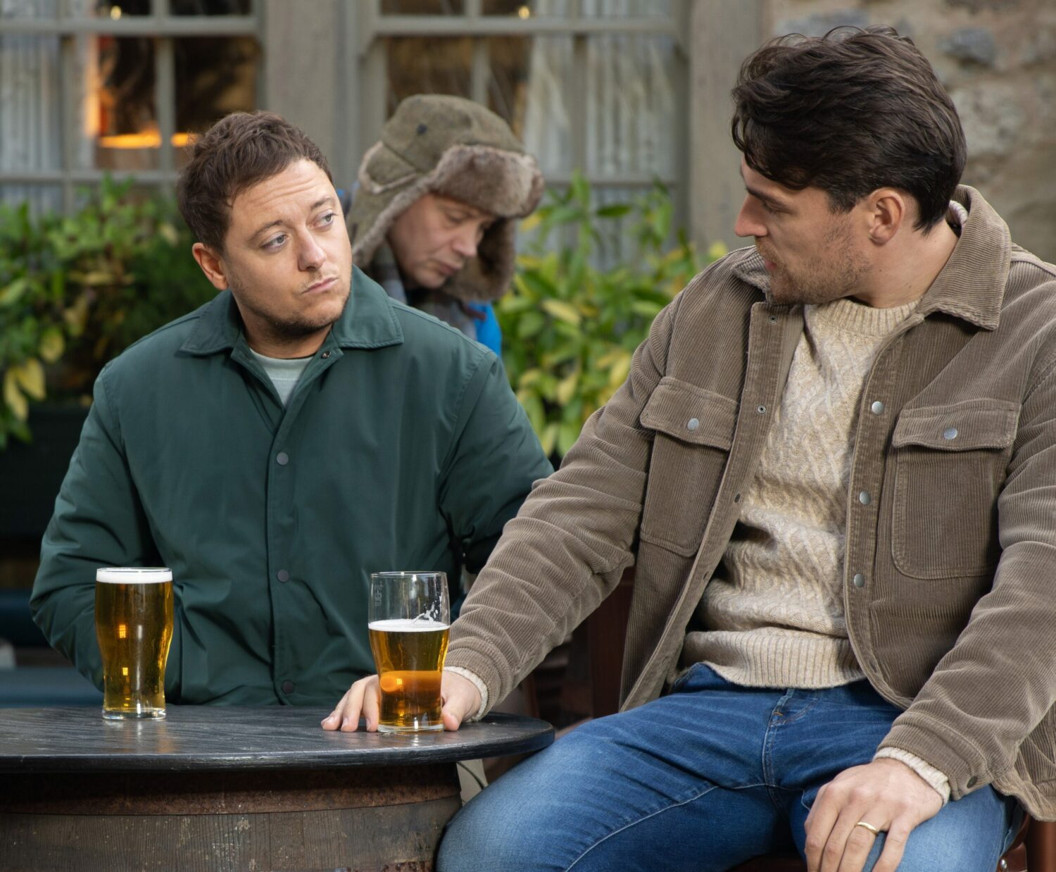 Mackenzie talks to Matty in the pub on Emmerdale