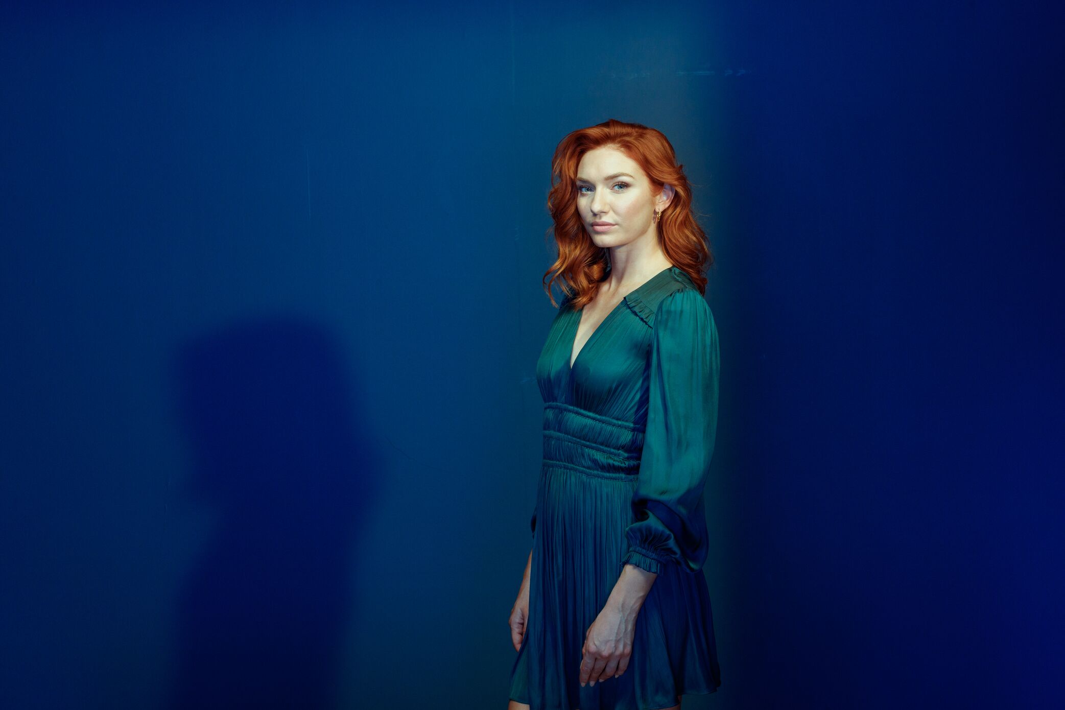 Eleanor Tomlinson plays Evie in the cast of The Couple Next Door