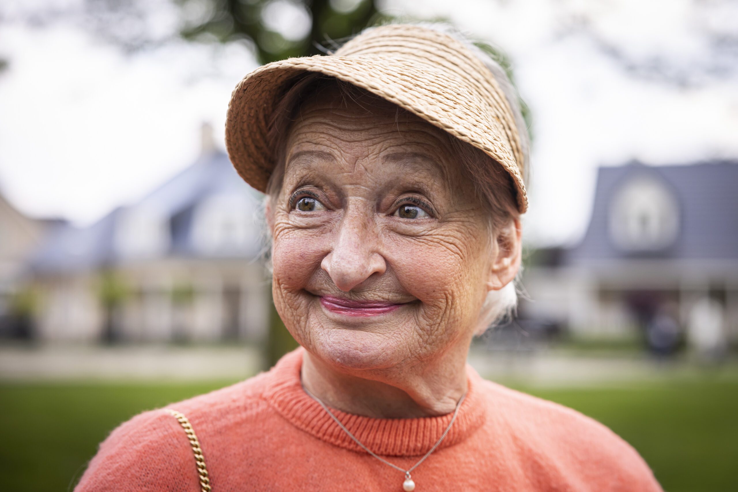 Janine Duvistki plays Gloria in The Couple Next Door