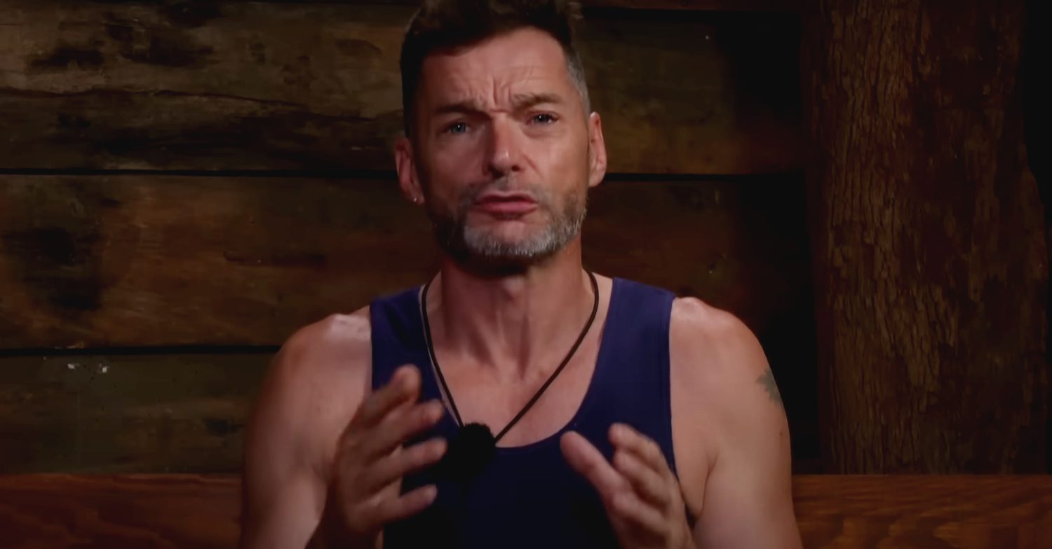 Fred expressed his anger over his struggles of dealing with dirty pots