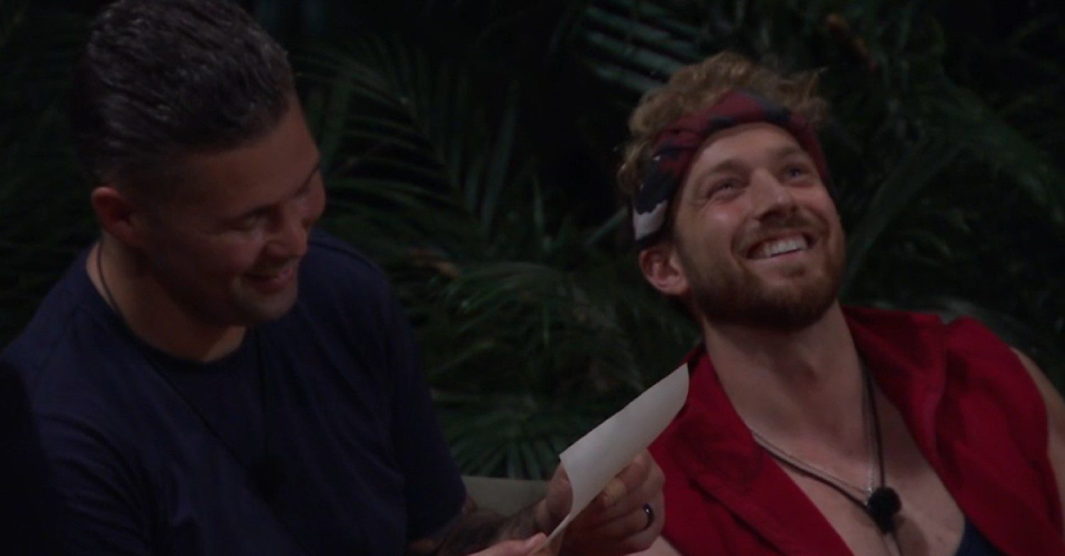 Tony Bellew reading out Sam Thompson's letter