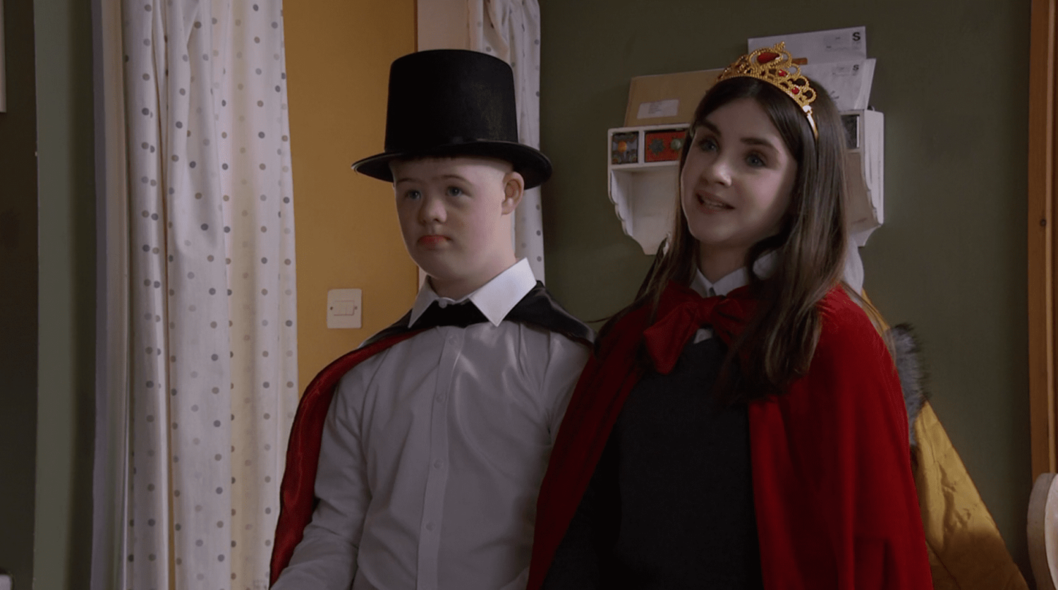 Emmerdale: Leo and April dressed up for their magic act