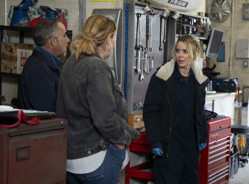 Abi talks to Cassie and Kevin on Corrie