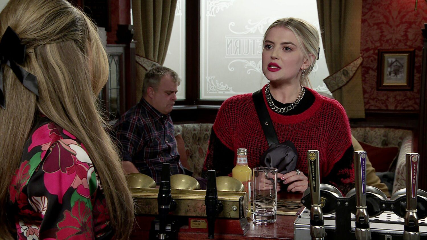 Bethany talking to Daisy on Coronation Street